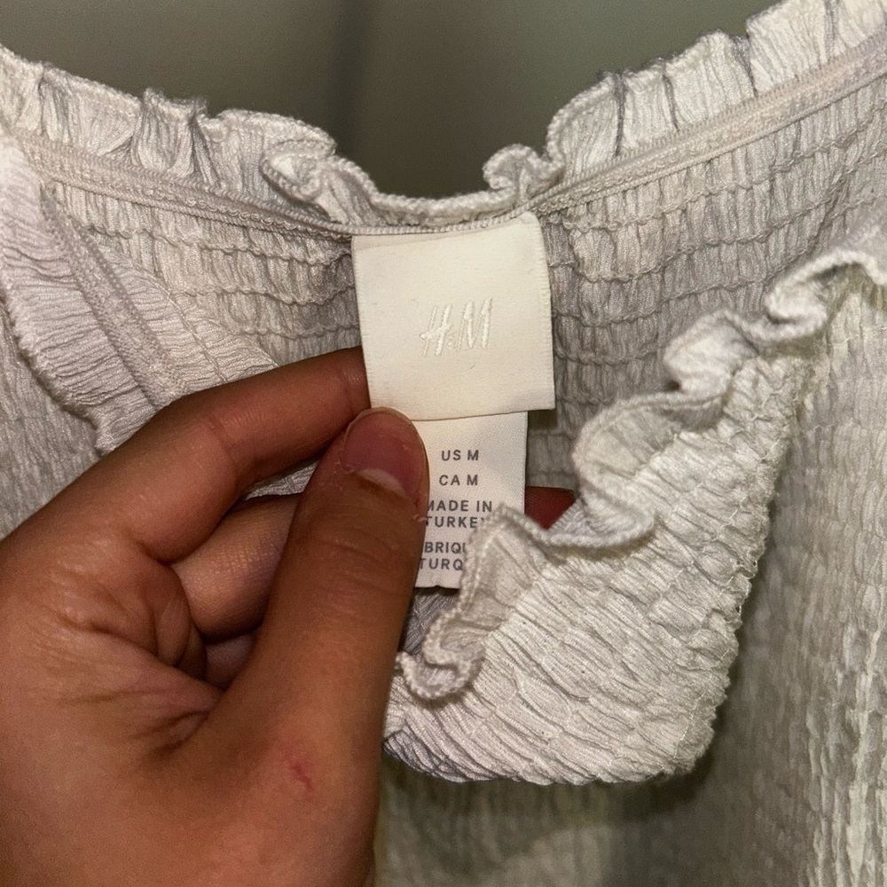 💍H&M Cream Ruffle dress - Picture 3 of 4